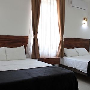 Habitación con 2 Camas Individuales